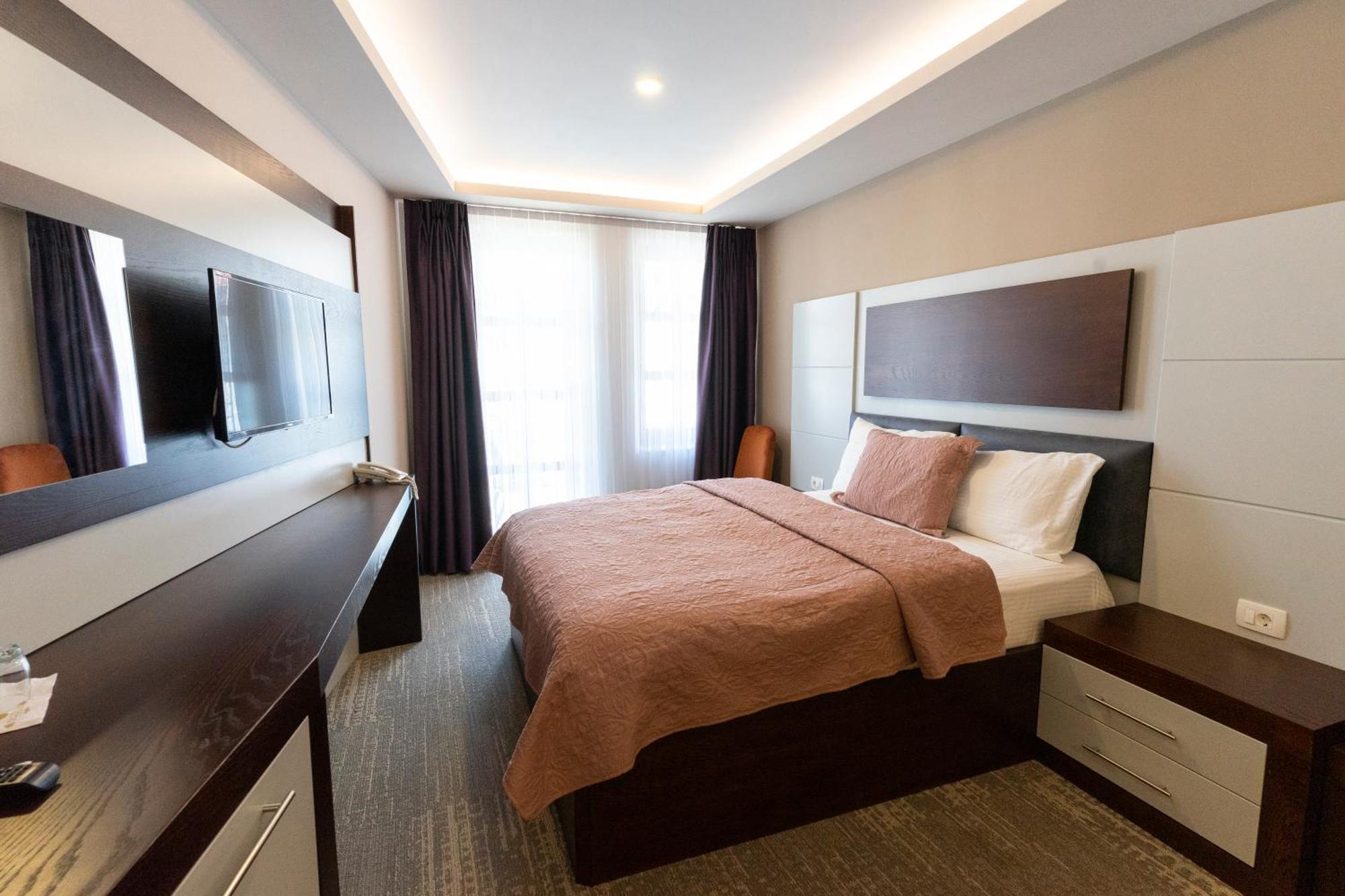 Hotel Prizreni Kültér fotó