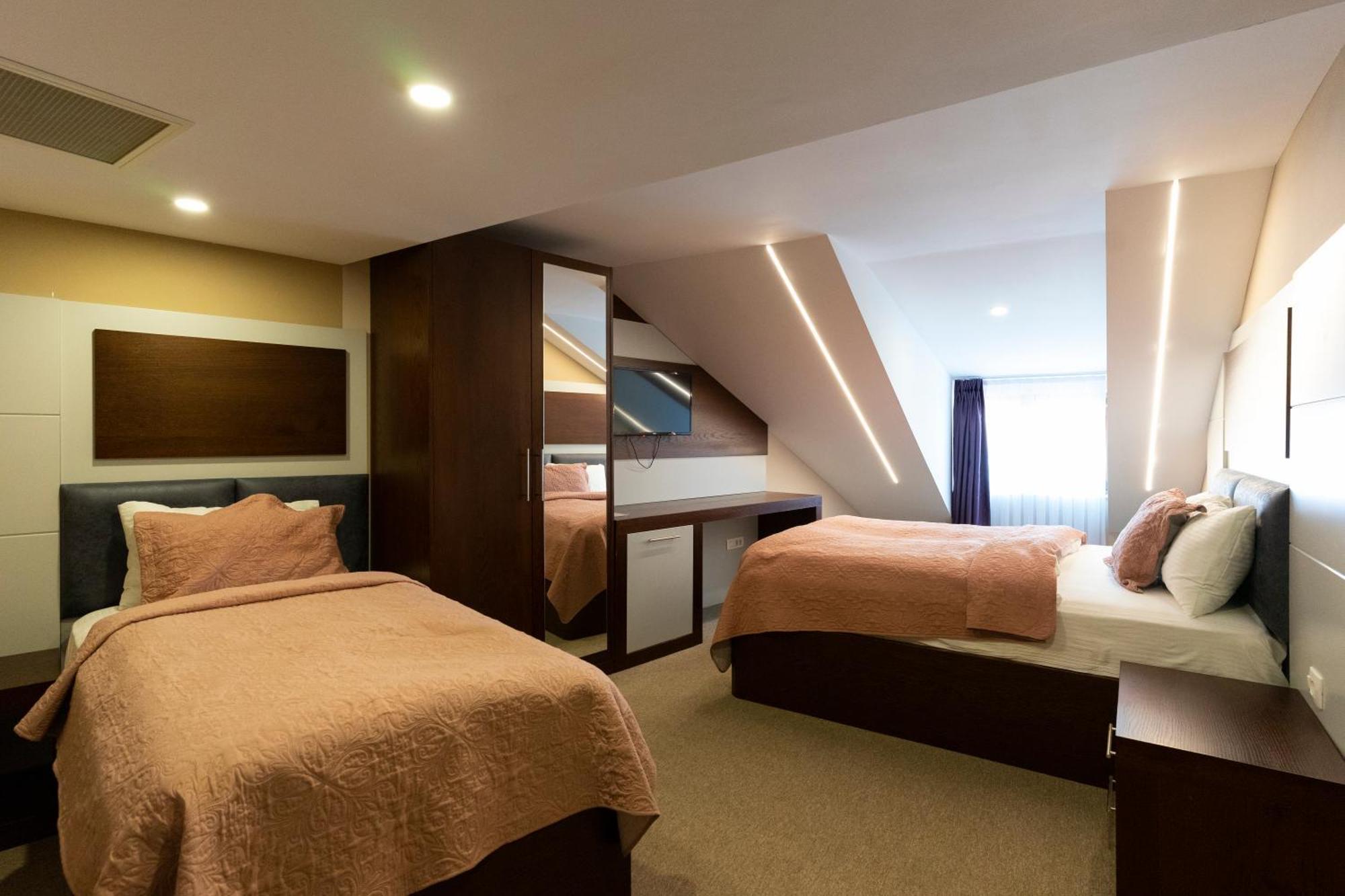 Hotel Prizreni Kültér fotó